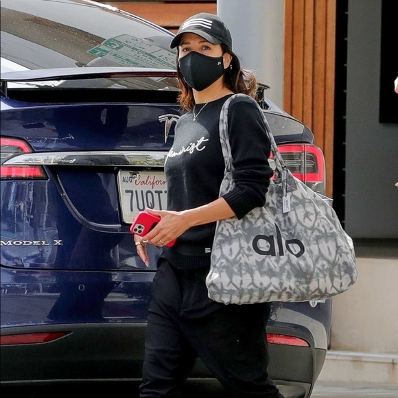 Alo Yoga Tie-Dye Tote Bag – BNWT Iconic Gray/White Shopper - Picture 4 of 10